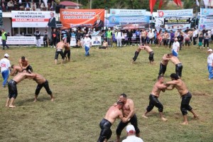 Başkan Çetin, Alaçam’daki Tarihi Şenliklere Katıldı